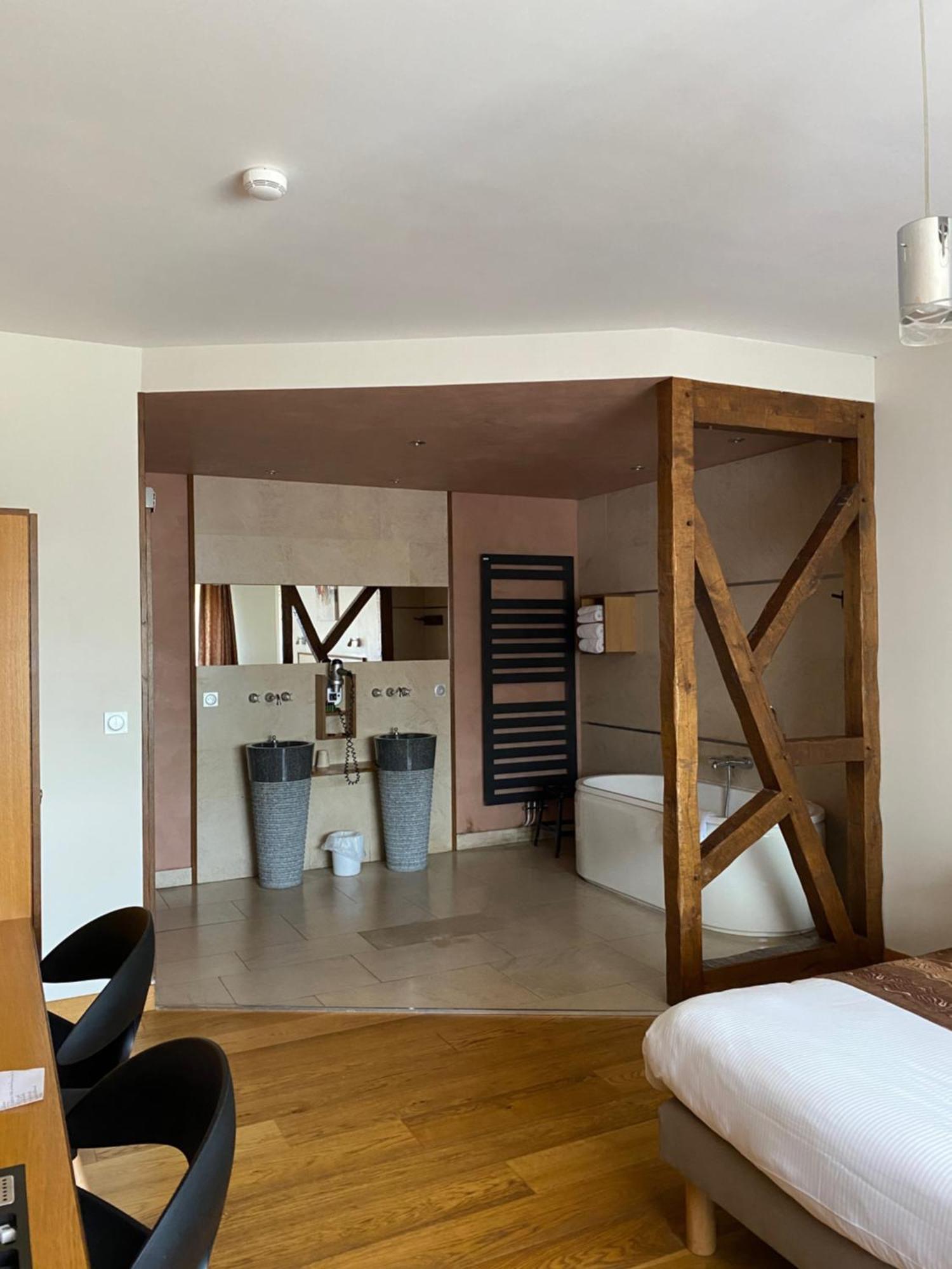 Auberge Des Moulins Pont-Les-Moulins Bagian luar foto