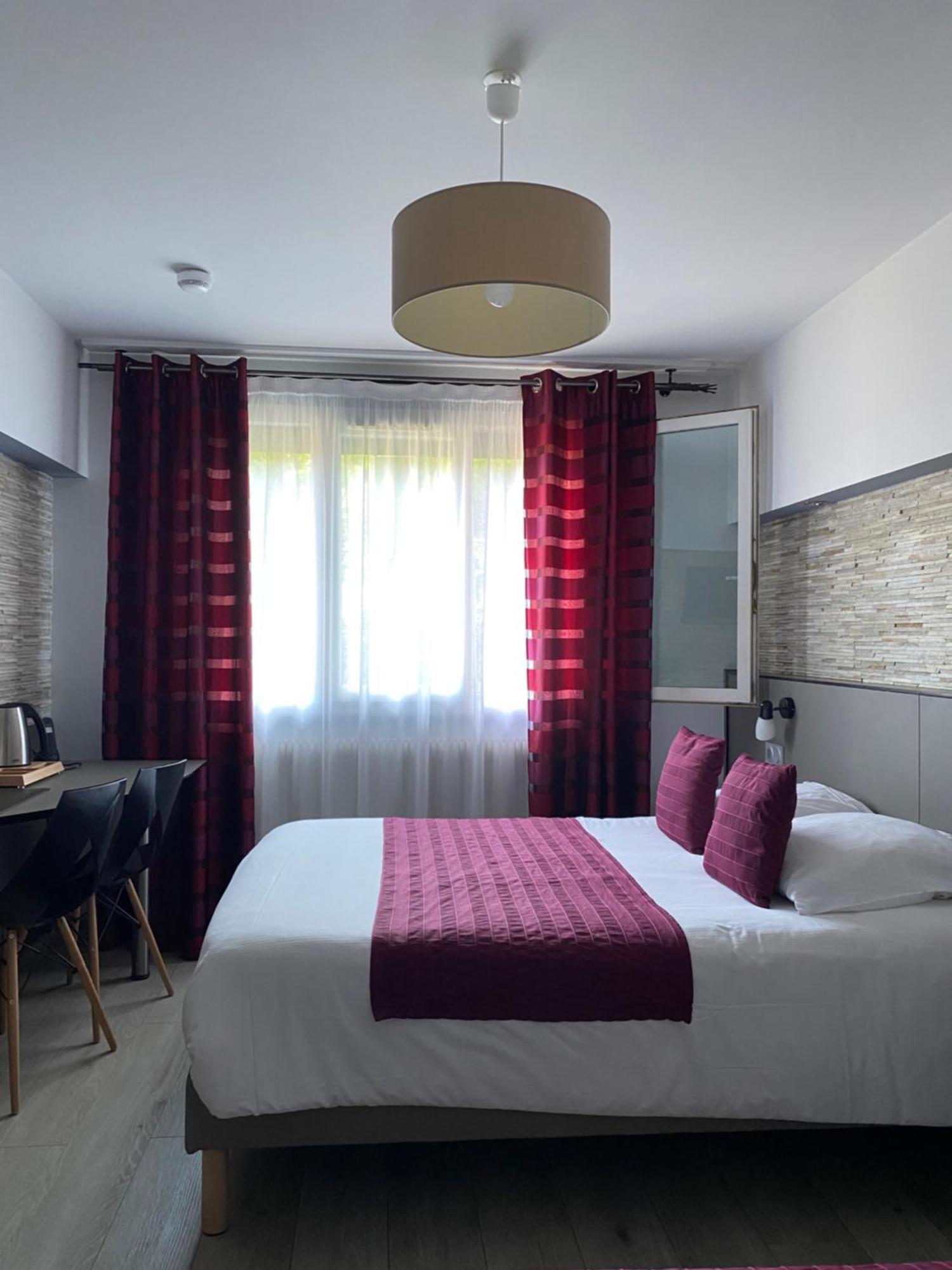 Auberge Des Moulins Pont-Les-Moulins Bagian luar foto